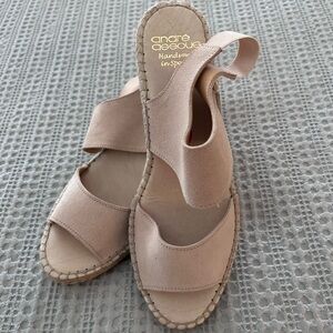 NWOT Andre Assous Women's Beige Espadrilles Sz 10